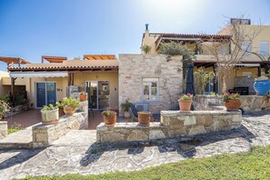 Terrace/patio - Pigi Paradise - Hermes 3, cozy, next to the pool (Arkadi)