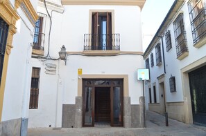 Fachada de la propiedad