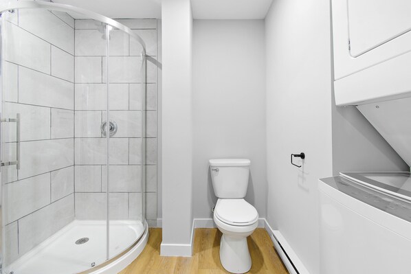Handtücher, Seife, Toilettenpapier
