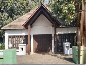 Căn hộ | Bàn, bộ trải giường 