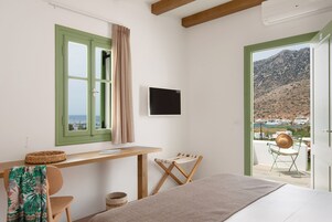 Suite junior, balcón, vistas al mar | Caja fuerte y wifi gratis