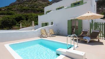 جناح سوبيريور - بمنظر للمسبح | خزنة داخل الغرفة وواي فاي مجانًا