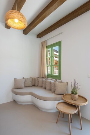 Suíte superior, vista para a piscina | Cofres nos quartos, Wi-Fi de cortesia