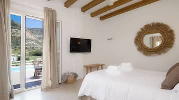 Superior Suite, Pool View | In-room safe, free WiFi