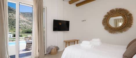 Superior Suite, Pool View | In-room safe, free WiFi