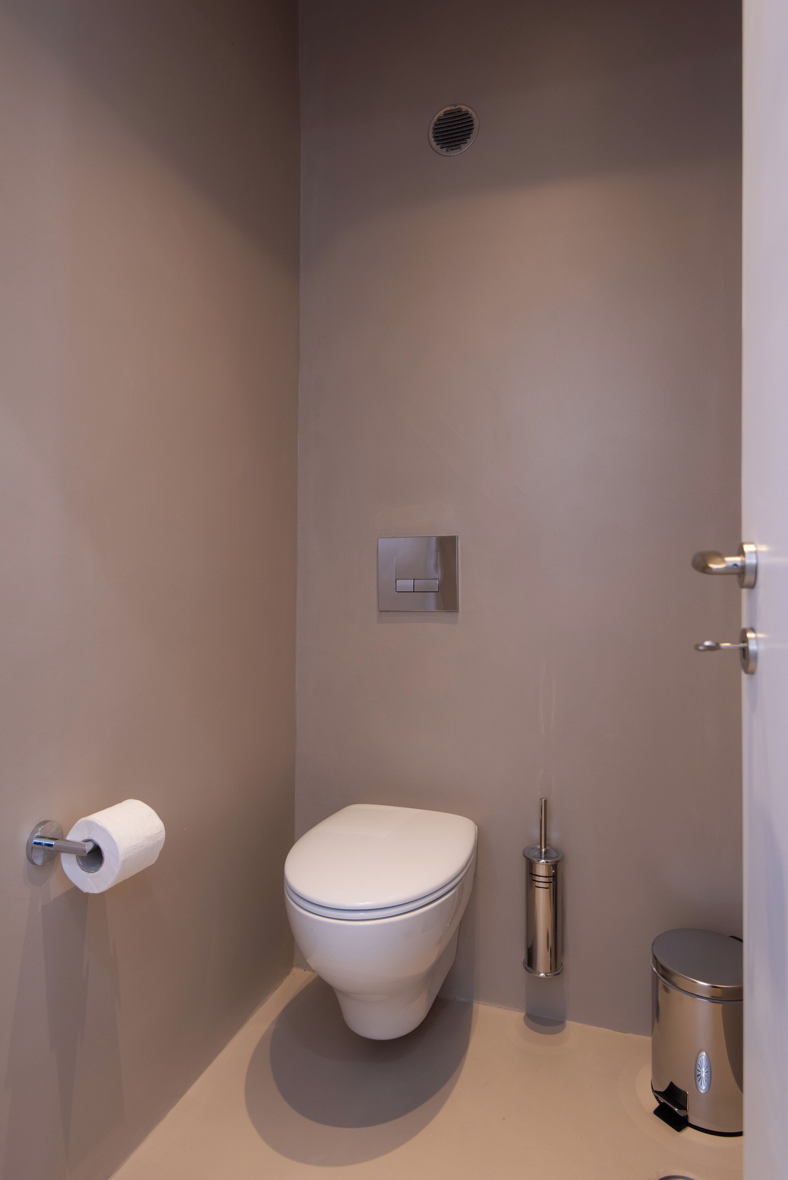 Superior Suite, Pool View | Bathroom | Shower, hair dryer, slippers, towels