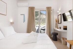 Junior Suite, Balcony, Sea View - Lithos Suites (Sifnos)