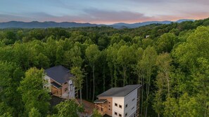 Exterior - Stay and Sway with Indoor Pool, Hot Tub, Putting Greens & Fire Pit (Sevierville)