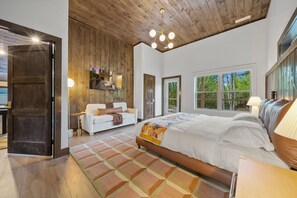 3 bedrooms, desk, iron/ironing board, free WiFi - Stay and Sway with Indoor Pool, Hot Tub, Putting Greens & Fire Pit (Sevierville)