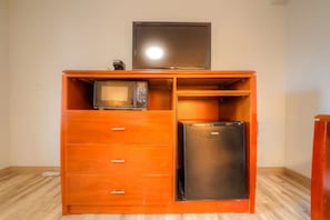 Interior - Budget-Friendly Newport Inn By OYO, Pet-Friendly, Near Yaquina Head & Devils Pun (Lincoln County)