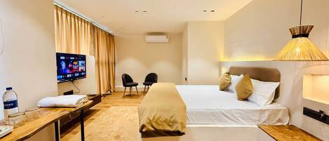 Family Studio Suite, City View | Desk, laptop workspace, free WiFi