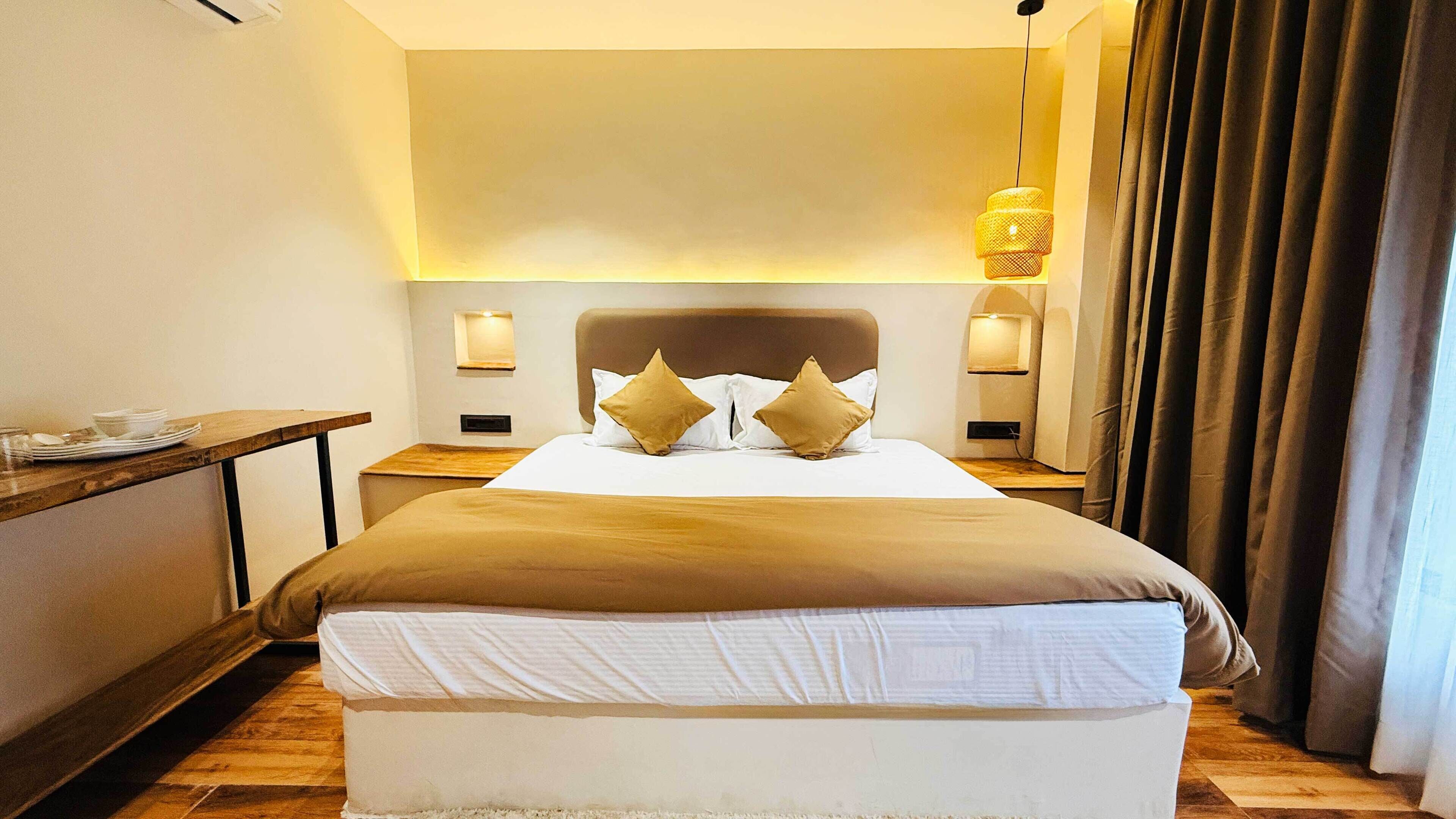 Chambre Deluxe double, vue sur la ville | Bureau, espace de travail pour ordinateurs portables