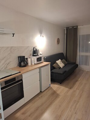 Private kitchen - 6-person apartment at the foot of the slopes (Eaux-Bonnes)