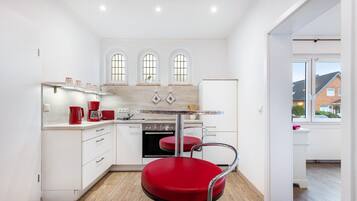 Kühlschrank, Ofen, Herdplatte, Geschirrspüler