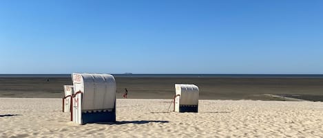 Una spiaggia nelle vicinanze