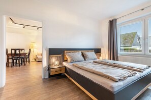 2 bedrooms, WiFi, bed sheets, wheelchair access