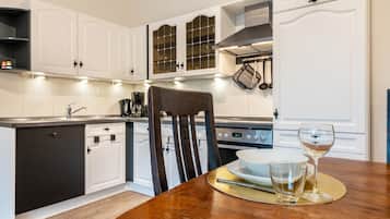 Kühlschrank, Ofen, Herdplatte, Geschirrspüler