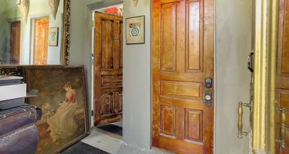 Heart of St Louis! Walkable Soulard Apt w/ Loft