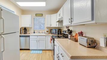 Rumah (2 Bedrooms) | Interior