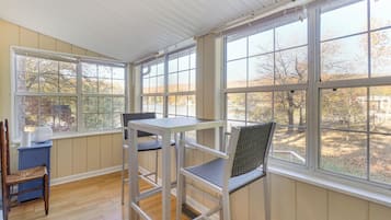 Rumah (2 Bedrooms) | Interior