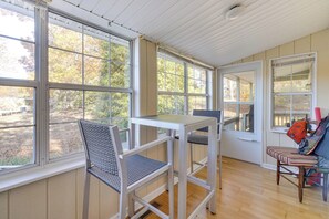 House (2 Bedrooms) | Interior - 10 Mi to Gsmnp: Scenic Lake in the Sky Retreat! (Tallassee)