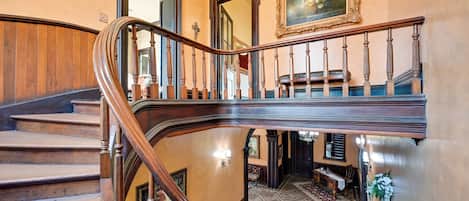 Nhà (Multiple Bedrooms) | Nội thất