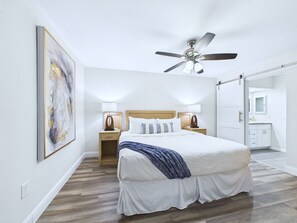 3 bedrooms, iron/ironing board, travel crib, free WiFi - Golf, Dining, and Adventure  Awaits  🚀 (Titusville)