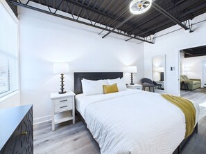 Bügeleisen/Bügelbrett, Reisekinderbett, kostenloses WLAN, Bettwäsche