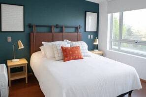 2 bedrooms, iron/ironing board, WiFi, bed sheets - Full apartment with parking, steps away from the subway (Las Condes)