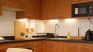 Private kitchen - Full apartment with parking, steps away from the subway (Las Condes)
