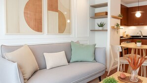 Living area - Full apartment with parking, steps away from the subway (Las Condes)