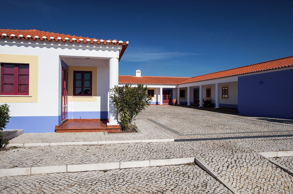 Refuge Mount by null