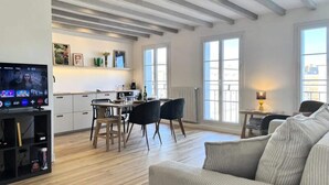 Living area - Apartments for 3 People (Le Havre)