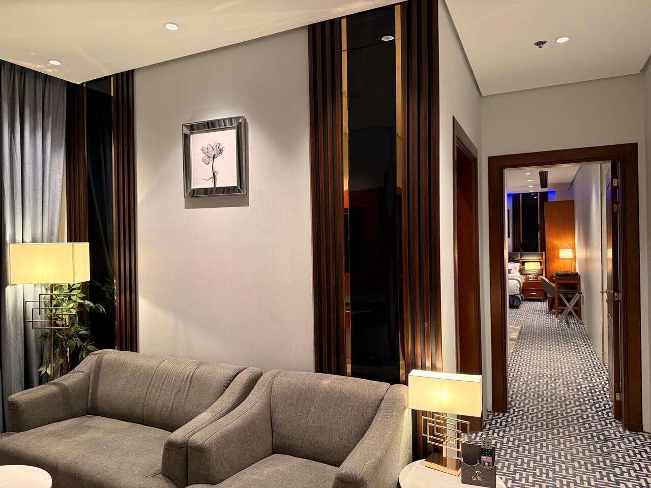 Executive Suite | In-room safe, blackout drapes, soundproofing, iron/ironing board