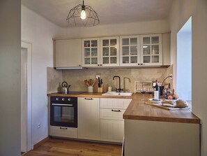 Horno, placa de cocina y lavavajillas