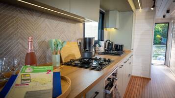 Kühlschrank, Ofen, Herdplatte, Geschirrspüler