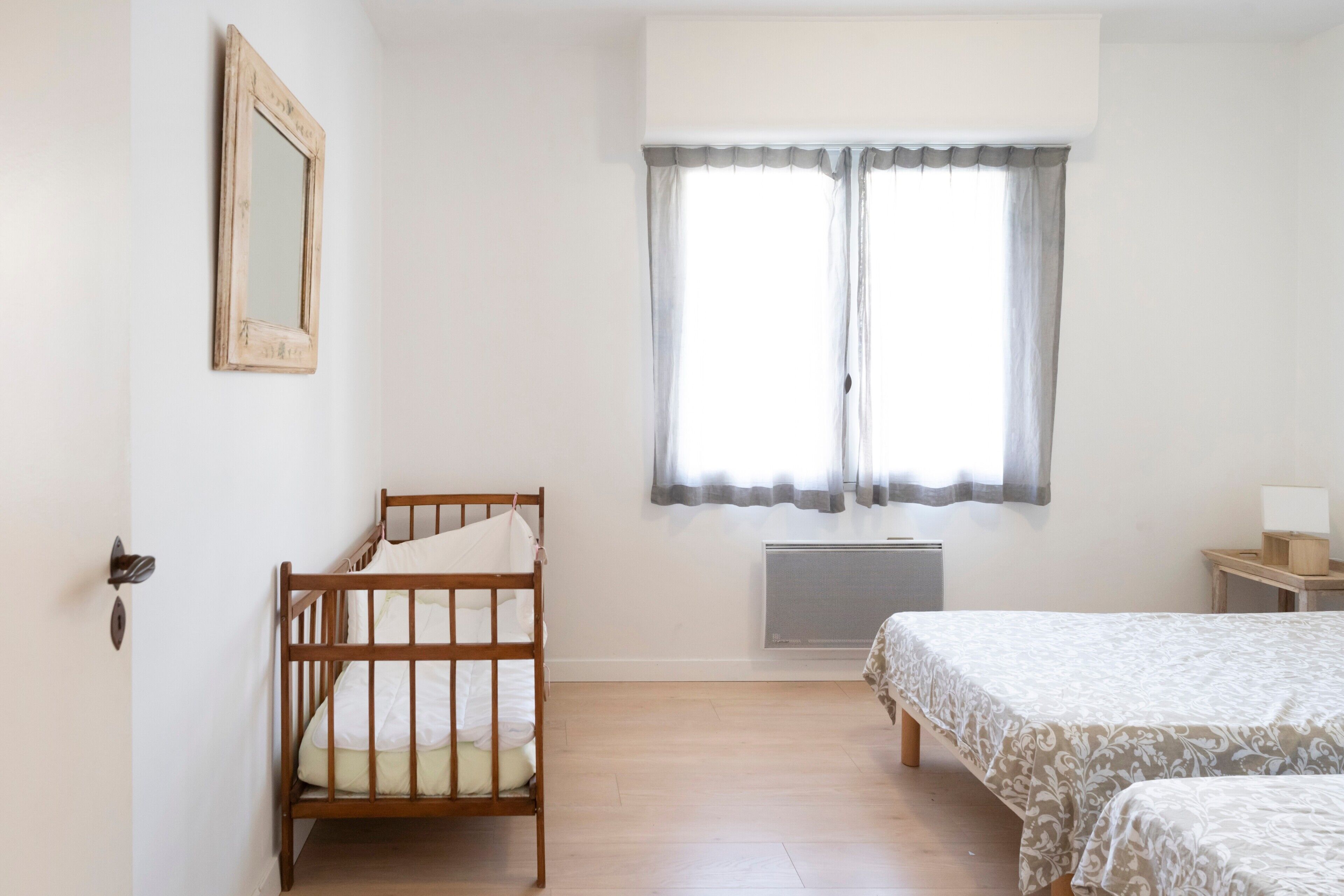 2 chambres, fer et planche à repasser, Wi-Fi, draps fournis