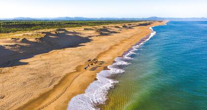 Spacious and Cozy 2-Bedroom Apartment in Central Hossegor, Near Beaches & Lake