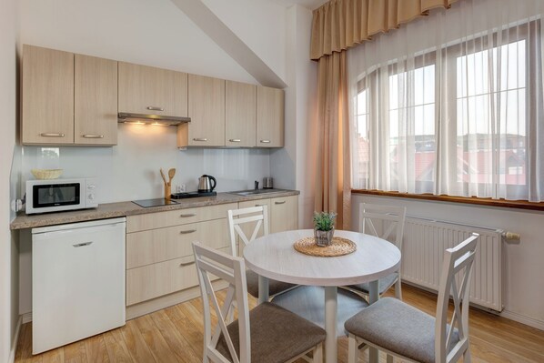 Deluxe Room | Hypo-allergenic bedding, iron/ironing board, free WiFi - Willa Drako (Międzyzdroje)