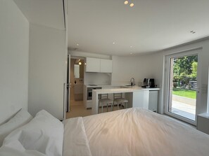 Cortinas blackout y sistema de insonorización 