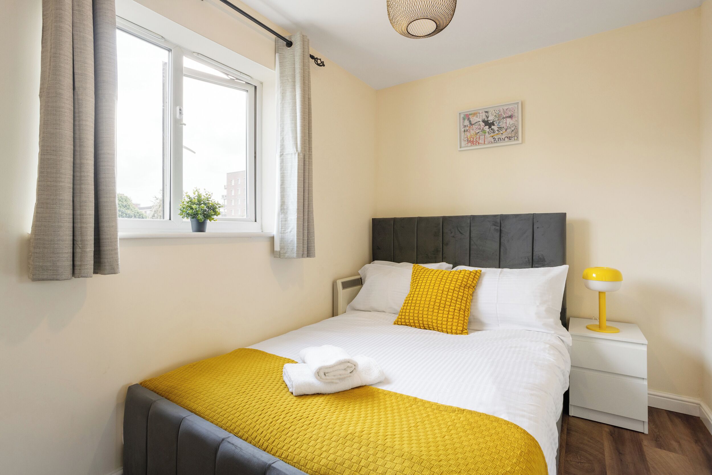 2 室のベッドルーム、アイロン / アイロン台、インターネット、ベッドシーツ