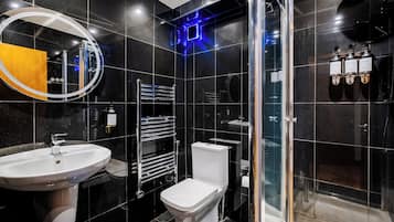Premium appartement, 3 slaapkamers, airconditioning | Badkamer | Milieuvriendelijke toiletartikelen, een haardroger, een bidet