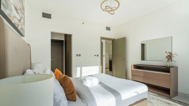 Room - Luxury 1BR Minutes to Dubai Mall MBR City (Dubai)