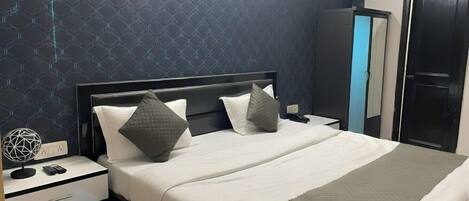 Superior Room | Blackout drapes, iron/ironing board, rollaway beds, free WiFi