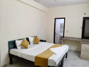 Deluxe Double Room | Free WiFi