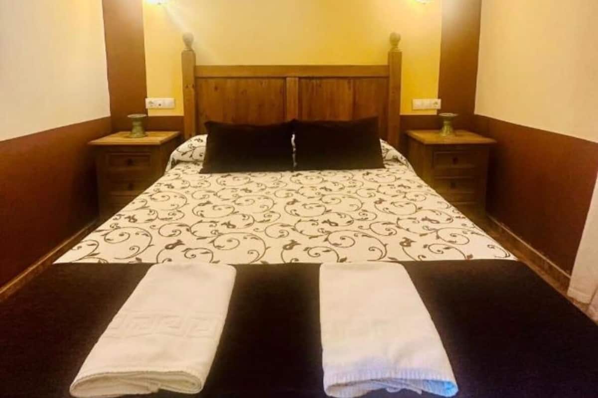 Desk, laptop workspace, free WiFi