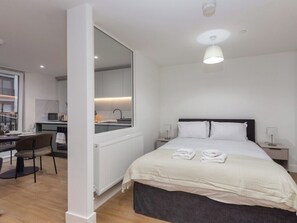 Standard Studio, 1 King Bed (0 Bedroom) - Orchard by UTDM (Bristol)