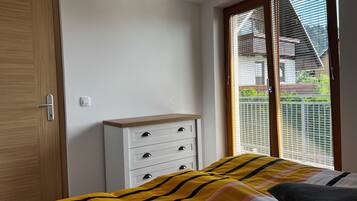 2 bedrooms, WiFi, bed sheets