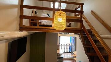 Design-Studio, 1 Queen-Bett, Stadtblick | Badezimmer | Haartrockner, Handtücher, Seife, Shampoo