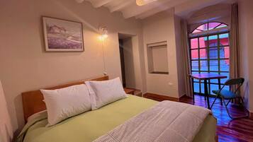 In-room safe, blackout drapes, free WiFi